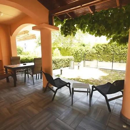 Nena Sea Side Maisonette, Hanioti