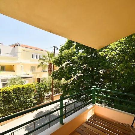 Nena Sea Side Maisonette, * Χανιώτη