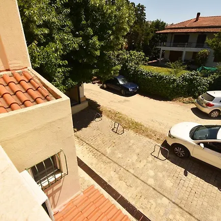 Nena Sea Side Maisonette, Χανιώτη