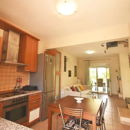 Nena Sea Side Maisonette, 別荘 *